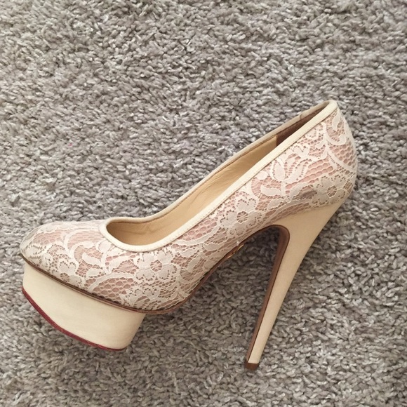 Charlotte Olympia lace pump - Picture 5 of 8